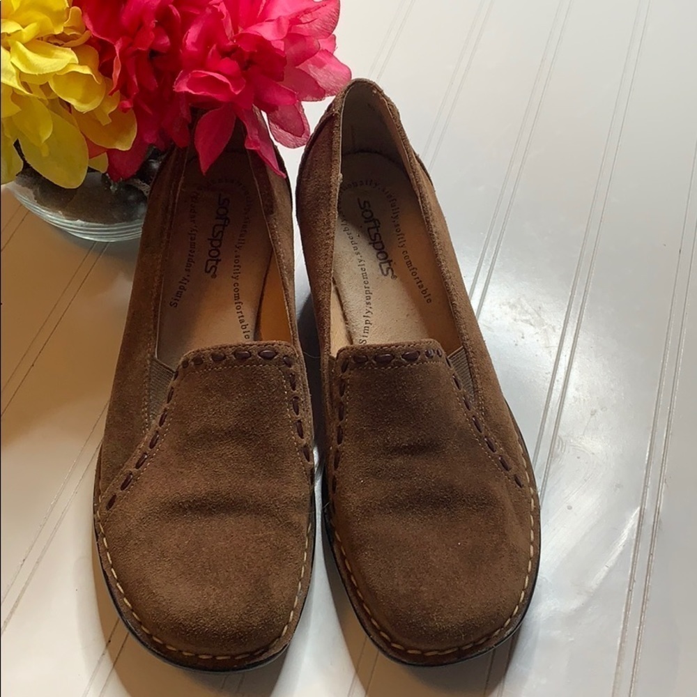 Softspots Brown Slip On Heeled Loafers Sz 8 narrow. MCL1006A